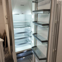 за вграждане хладилник с фризер и фреш зона, снимка 2 - Хладилници - 44680326