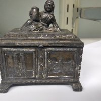 Красива антикварна кутия за бижута от Мюнхен 1920 г, снимка 1 - Антикварни и старинни предмети - 44424112