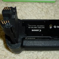 Оригинален батериен грип Battery Grip BG-E6 Canon EOS 5D II, снимка 4 - Чанти, стативи, аксесоари - 37516443