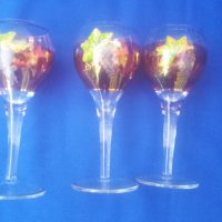 Красиви чаши калиево стъкло за вино, златен кант, гравюра, рисунка 3 бр, снимка 6 - Антикварни и старинни предмети - 38719327