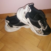 Дамски спортни обувки, снимка 2 - Маратонки - 40409731