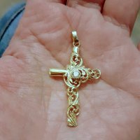 Златен кръст с цирконий 2.34 грама, ръчна изработка в старинен стил, снимка 3 - Колиета, медальони, синджири - 31408069
