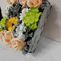 Сапунени цветя в дървена кутия с надписи по ваше желание , снимка 5 - Подаръци за жени - 35506219