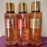 Victoria’s Secret, BARE VANILLA, парфюмен спрей, мист, снимка 1 - Дамски парфюми - 44791295