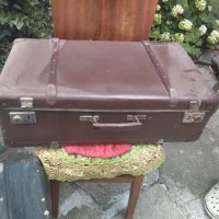 Стар куфар , снимка 1 - Антикварни и старинни предмети - 29812836