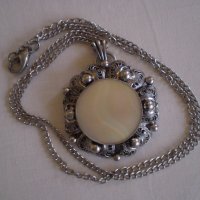 Ретро медальон седеф с бял обков филигран, снимка 10 - Антикварни и старинни предмети - 35182563