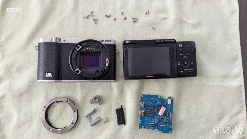 Фотоапарат Samsung NX3000 на части, снимка 1