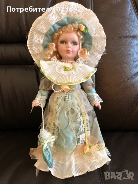 Порцеланова кукла за колекция, снимка 1