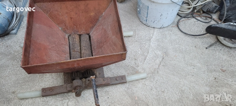 машина за мелене на грозде, снимка 1