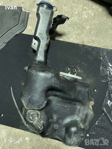 Казанче за чистачки Mercedes E200 W212 , снимка 1