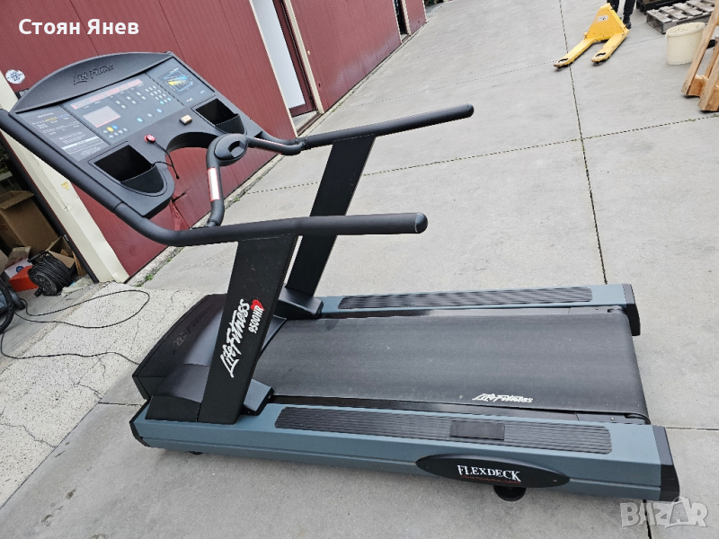 Професионална бягаща пътека Life Fitness 9500HR, снимка 1