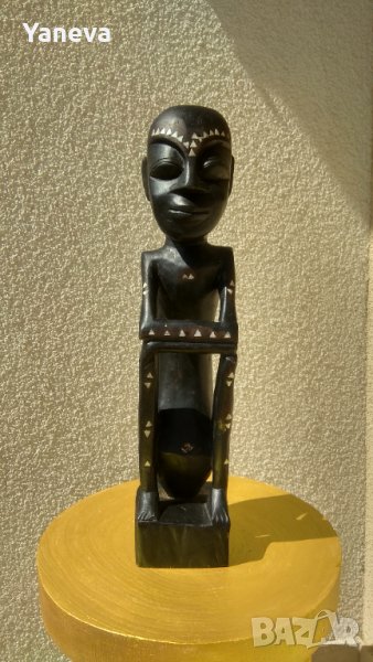 Масивна и атрактивна дърворезба от Африка , ръчно изработена., снимка 1