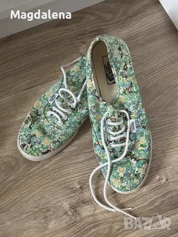 Кецове Vans велурени и зелени на цветя, снимка 3 - Кецове - 55952625