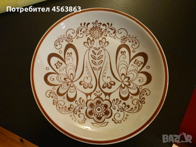 Порцеланова чиния- стенна