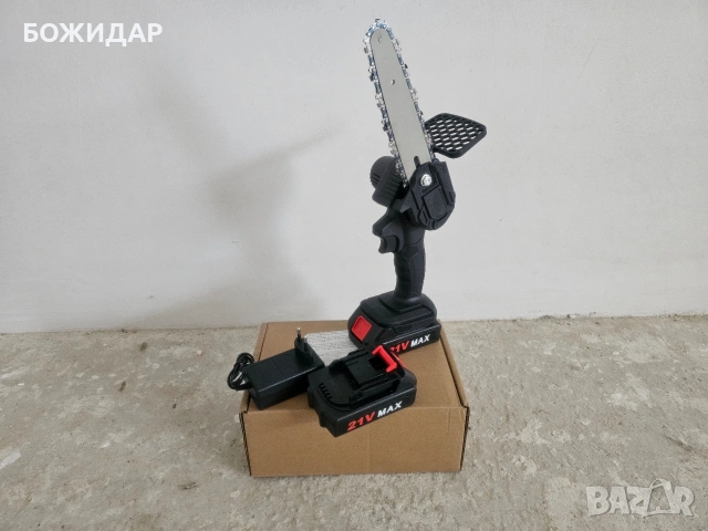 Верижен трион на батерия, снимка 2 - Градинска техника - 53890533