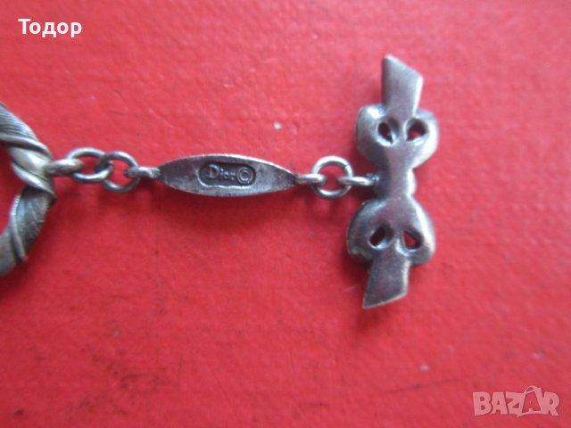 Невероятен знак емблема значка Кристиан Диор , снимка 8 - Колекции - 36788438