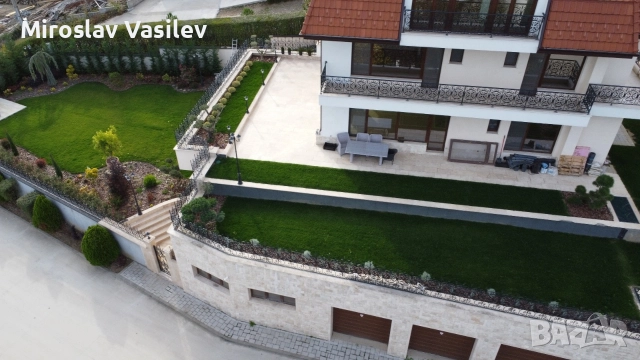 Поддръжка на зелени площи 