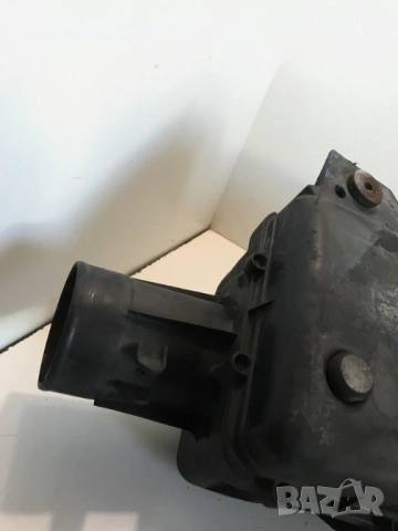 Кутия за въздушен филтър за Mercedes 814/1114 (1991) 0130941302 , снимка 2 - Части - 53961976