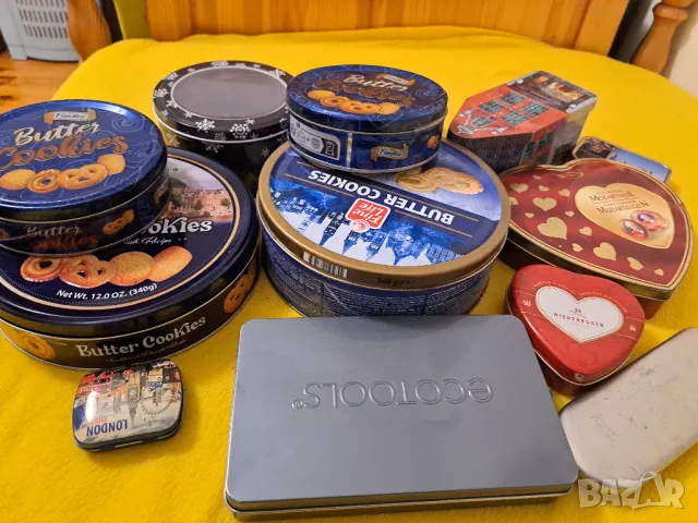 Празни метални кутии  - 13 броя