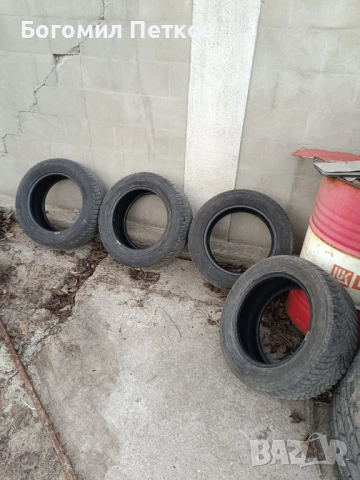 Комплект зимни гуми Falken 225/55/16, снимка 2 - Гуми и джанти - 54209662