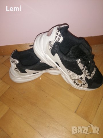 Дамски спортни обувки, снимка 2 - Маратонки - 40409731