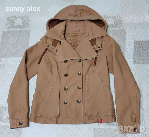  Готино яке на Esprit, р-р М, много красив цвят