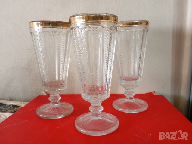 Комплект от три кристални чаши