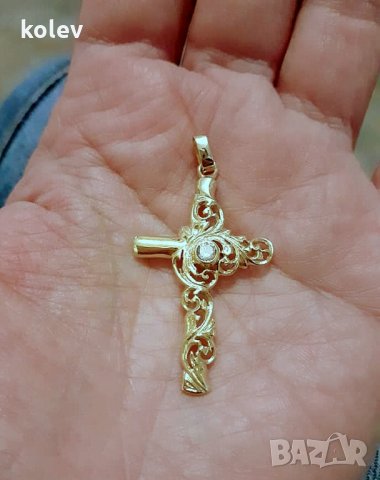 Златен кръст с цирконий 2.52 грама, ръчна изработка в старинен стил, снимка 3 - Колиета, медальони, синджири - 31408069
