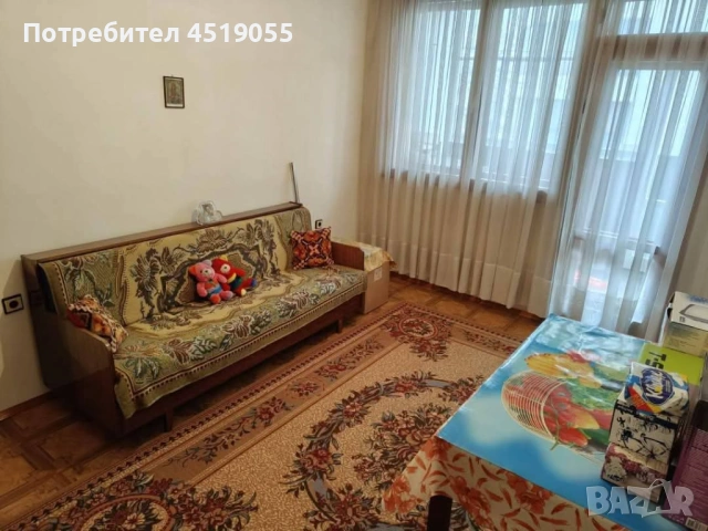 Продавам 6 стаен апартамент в гр Варна 