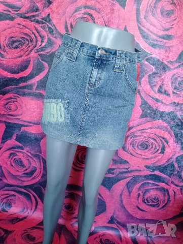 Зелена дънкова къса пола с червен кант С - Подарявам при покупка поне 15 лв, снимка 1