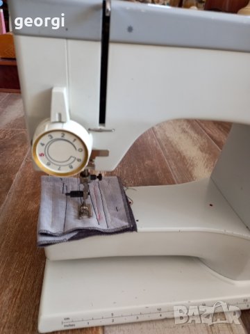 Швейцарска шевна машина Elna Tavaro, снимка 4 - Шевни машини - 42230112