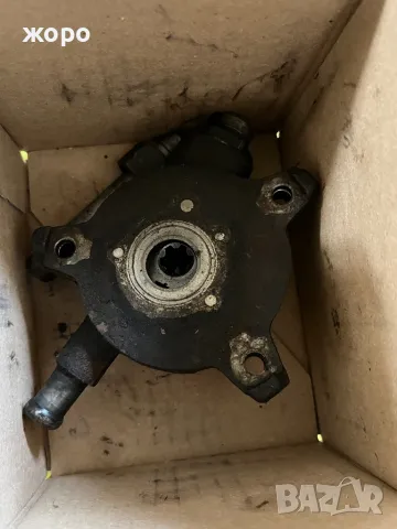 Вакуум помпа за опел исузо 