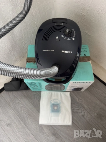 Прахосмукачка с Торба Siemens Synchropower VS06A111 600W, снимка 2 - Прахосмукачки - 56167649