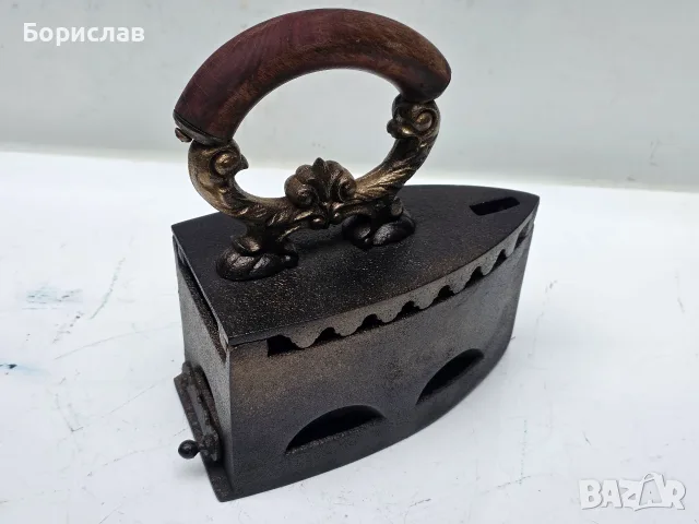 Стара ютия на жар, снимка 4 - Антикварни и старинни предмети - 56451433
