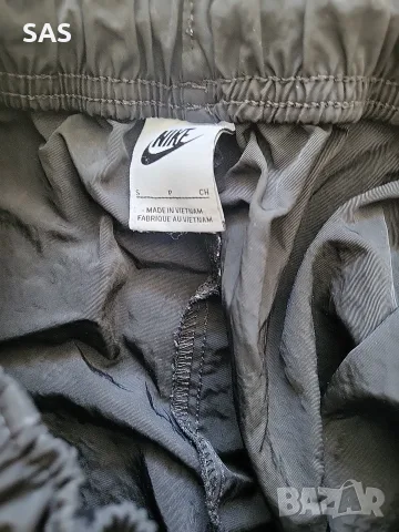 Nike Sportswear Широка кройка панталон в Черно , снимка 2 - Спортни екипи - 56207574