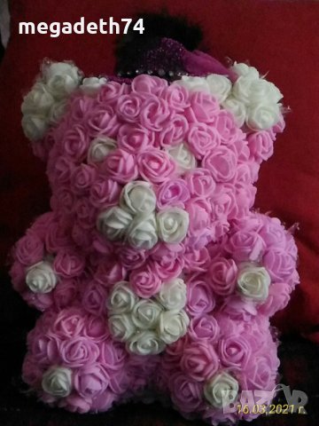 Мече от изкуствени рози, снимка 2 - Изкуствени цветя - 32185617