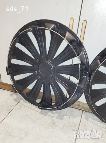 Тасове за джанти Versako 13 цола 4 бр ,леки следи надраскано на двете ,20 лв , снимка 3 - Аксесоари и консумативи - 52884419