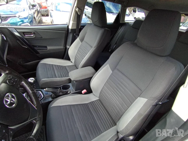 TOYOTA AURIS 1.6 D4D, снимка 12 - Автомобили и джипове - 54113017