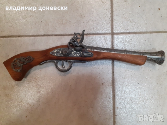 Красив кремъчен пистолет,пищов,оръжие