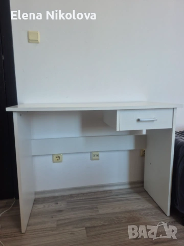 Продавам бюро 100х40, снимка 2 - Бюра - 54319807