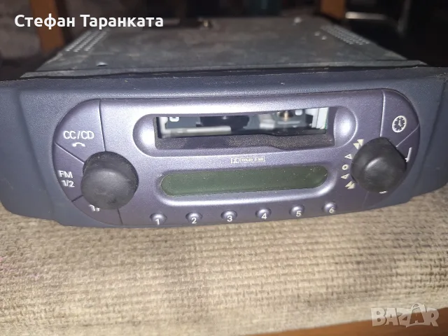 касетофон за автомобил в незнайно състояние 