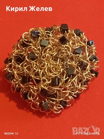 Demi Paure брошка златиста тел с черни кристали ХЕМОТАТ 21034, снимка 5 - Други - 52562261