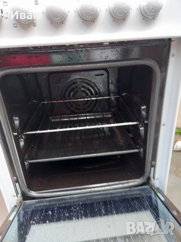 Печка с керамични котлони , снимка 2 - Печки, фурни - 54145443