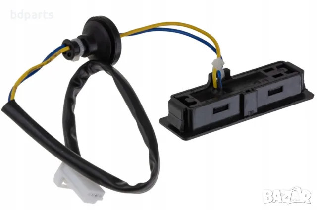 Бутон за отваряне на багажник, NISSAN, X-Trail T32,, снимка 2 - Части - 56141794