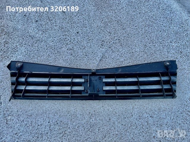 Решетка с емблема за Пежо 205, снимка 2 - Части - 40211926