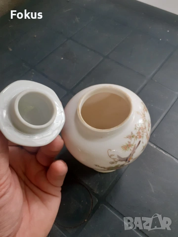 Красива стара ваза буркан с капак порцелан Япония, снимка 5 - Антикварни и старинни предмети - 53313020