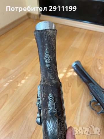 Реплика на кремъклия, комплект от два еднакви, снимка 8 - Антикварни и старинни предмети - 52812383