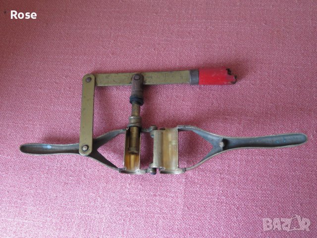 SANBRI WINE BOTTLE CORKER MADE IN FRANCE за поставяне на коркови тапи, снимка 2 - Обзавеждане за заведение - 36845963