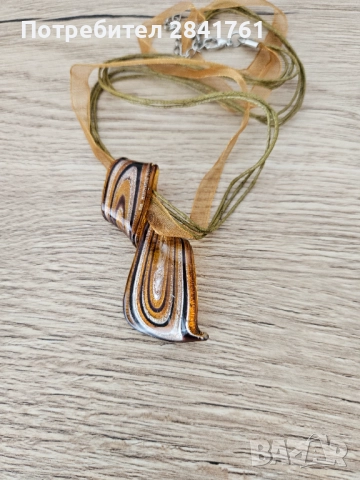 Колие от епоксидна смола, снимка 5 - Колиета, медальони, синджири - 51557960