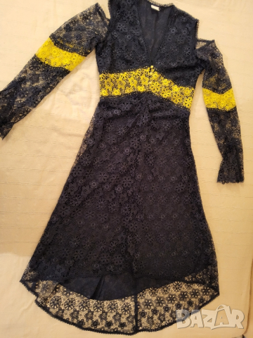 Тъмносиня дантелена рокля на PINCO р-р 38, снимка 1 - Рокли - 44655167